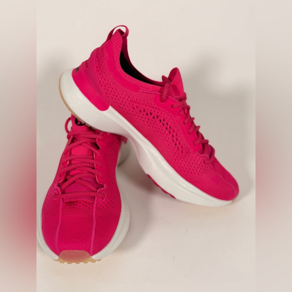 NWOB Lululemon Women's Chargefeel 3 Workout Shoe - Picture 2 of 8